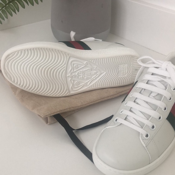 Gucci Ace new sneaker, NWT dust bag, box and extra laces included. Giftable. - Picture 4 of 6